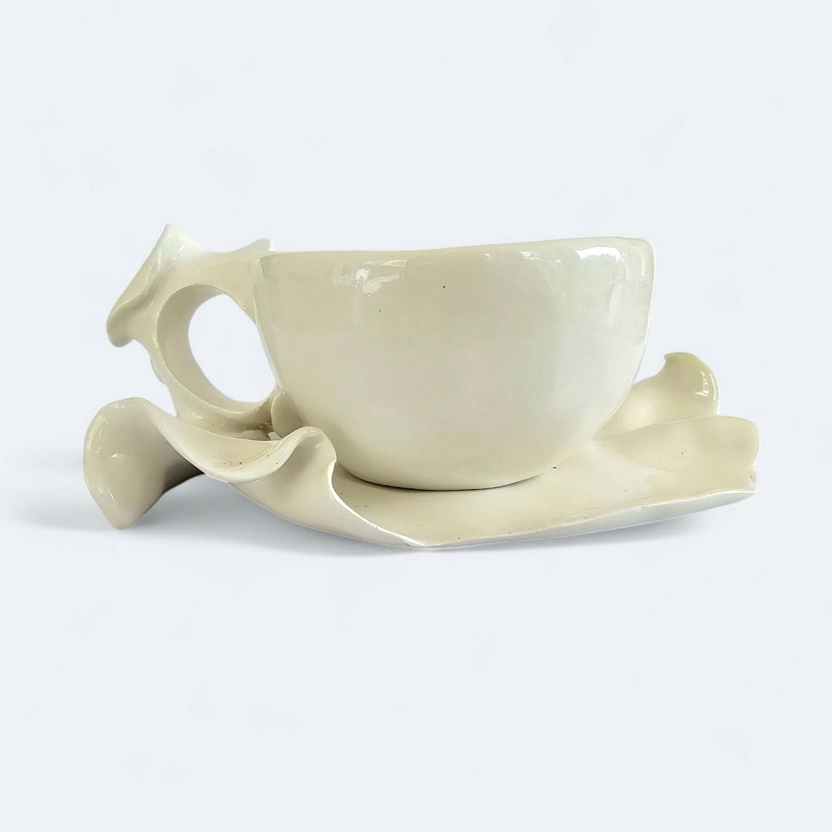 Organic Wavy Petal Ceramic Cup & Saucer Set – Set of 4